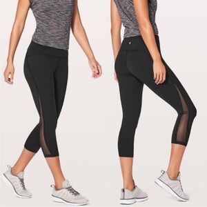 Lululemon train times black athletic yoga crop leggings 6